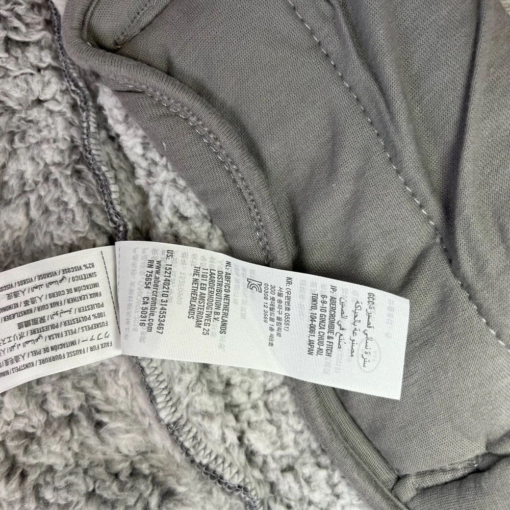 NWT!! NEW- grey Abercrombie & Fitch Cloud Sherpa Vest - Picture 6 of 13